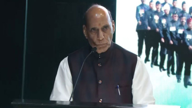 ఉగ్రవాదులకు సాయపడుతూ, ఆశ్రయం కల్పించేవారిపై చర్యలు తీసుకోవాలి: రాజ్‌నాథ్ సింగ్