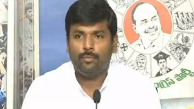 విశాఖ డేటా సెంటర్ క్రెడిట్ గత వైసీపీ ప్రభుత్వానిదే: గుడివాడ అమర్నాథ్