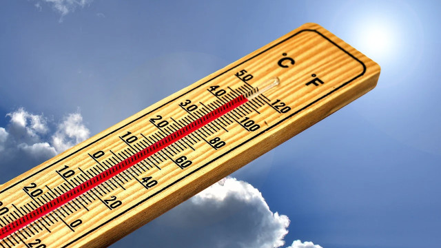 ఏపీలో ఒకవైపు ఎండలు, మరోవైపు వర్షాలు