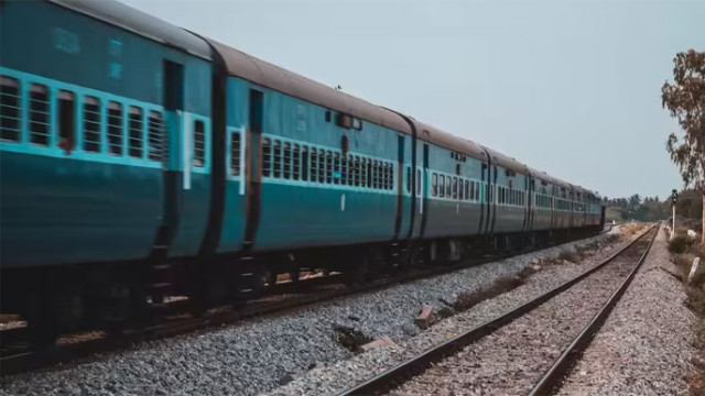 పాత రైళ్లు ఏమైపోతాయి?.. రిటైర్మెంట్ తర్వాత వాటిని ఏం చేస్తారో తెలుసా?