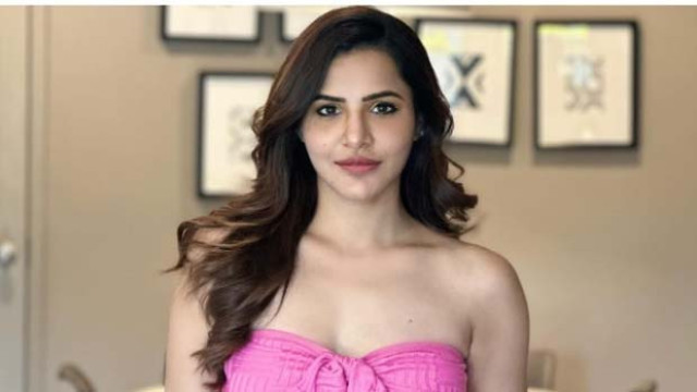 అషు రెడ్డి కేసులో ఆడియో లీక్.. ధర్మేంద్రకు వార్నింగ్!