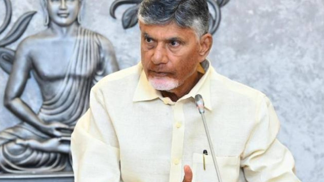 అమరావతిపై వైసీపీ దుష్ప్రచారాన్ని ఎదుర్కోండి: కేబినెట్ సమావేశంలో మంత్రులకు చంద్రబాబు పలు సూచనలు