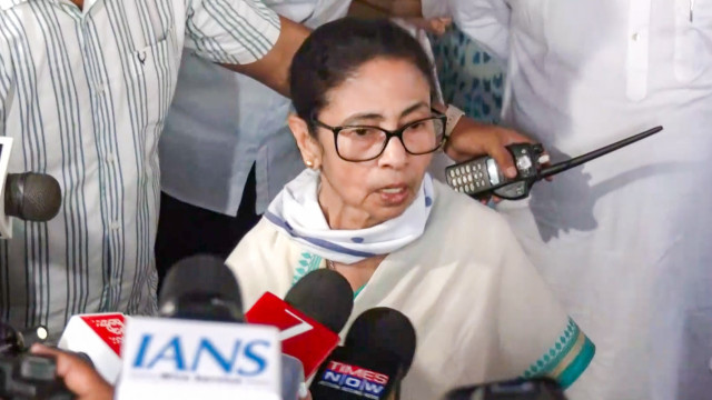 డబ్బుతో కొనేశారు... ఎగ్జిట్ పోల్స్ పై మమతా బెనర్జీ తీవ్ర ఆరోపణలు