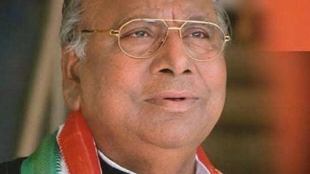 నాకొచ్చే రూ.1 లక్ష వేతనం ట్రస్టులకు ఇస్తా: వి.హనుమంతరావు