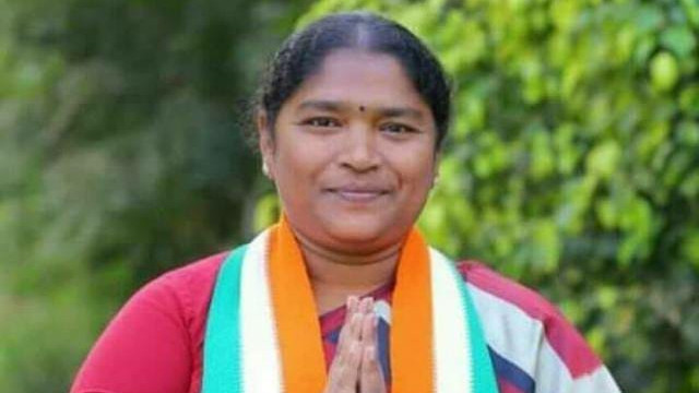 'అమ్మఒడి' తల్లిపాల ఫీడింగ్ కేంద్రాన్ని ప్రారంభించిన మంత్రి సీతక్క