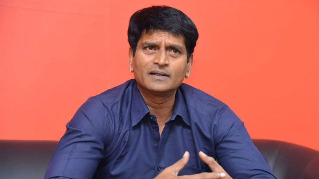 క్రమశిక్షణ లేదు.. ఒళ్లు బలిసి సినిమాలు తీస్తున్నారు: రవిబాబు