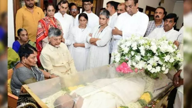 జీఎన్ నాయుడు పార్థివదేహానికి చంద్రబాబు, లోకేశ్ నివాళి