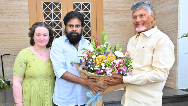 హైదరాబాద్‌లో పవన్ కల్యాణ్ ను పరామర్శించిన సీఎం చంద్రబాబు