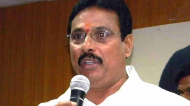 తండ్రిని గౌరవించలేని వారు రాజకీయాలు చేస్తారా?: కవితపై దానం నాగేందర్ ఫైర్
