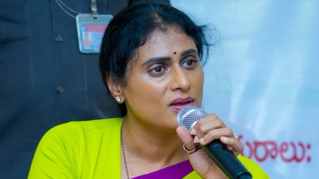 ఈ అద్భుత ఘనకార్యానికి గుర్తుగా దేశంలోని మ్యూజియంలలో మోదీ పేరును సువర్ణాక్షరాలతో రాయించాలి: షర్మిల