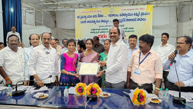 ఉత్తరాంధ్ర జిల్లాల్లో 60 మంది టెన్త్ టాపర్లకు ప్రభుత్వ విప్ వేపాడ ఆధ్వర్యంలో ఘనంగా సత్కారం