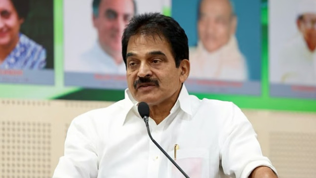 కేరళ సీఎం రేసులో ముగ్గురు నేతలు!