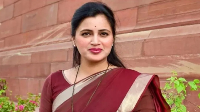 మమతా బెనర్జీ హింసాత్మక రాజకీయాల ఆట ముగిసింది: నవనీత్ కౌర్