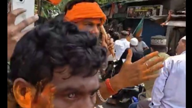 బెంగాల్‌లో ముస్లిం వ్యక్తి అంతిమయాత్ర చూసి సంబరాలు నిలిపేసిన బీజేపీ కార్యకర్తలు!