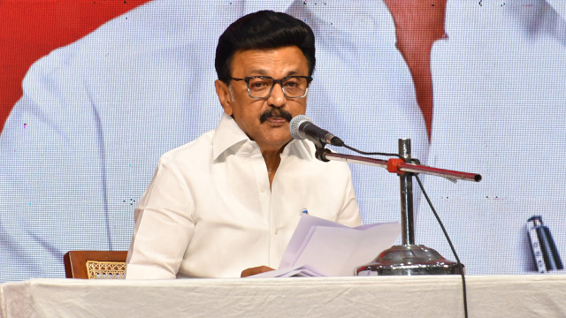 తమిళనాడు సీఎం పదవికి స్టాలిన్ రాజీనామా