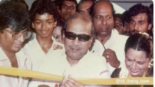 ఆ కుర్రాడే ఓడిస్తాడని కరుణానిధి ఊహించి ఉండ‌రు.. విజయ్ విజయంపై ఆర్జీవీ ఆసక్తికర పోస్ట్