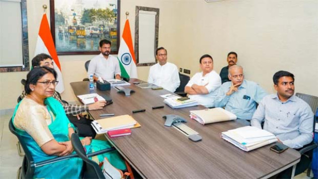 రఘురాం రాజన్‌తో రేవంత్ రెడ్డి వీడియో కాన్ఫరెన్స్.. తెలంగాణ అభివృద్ధికి కీలక సూచనలు