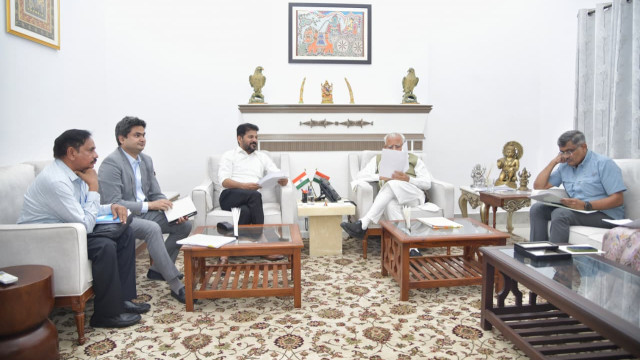 కేంద్రమంత్రితో ముఖ్యమంత్రి రేవంత్ రెడ్డి భేటీ