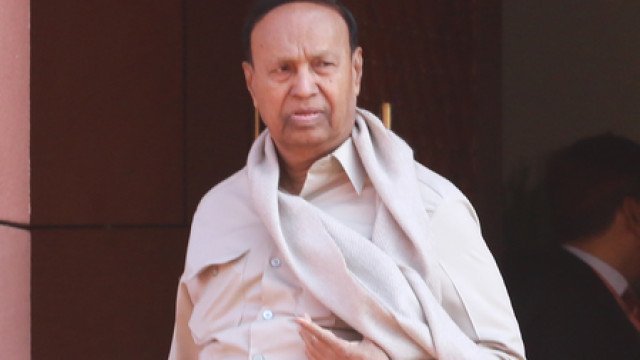 కాంగ్రెస్ అసలు రంగు బయటపడింది: విజయ్‌కి మద్దతుపై డీఎంకే నేత ఆగ్రహం