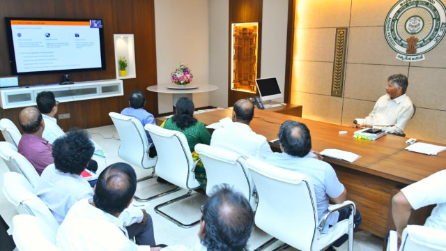 రైతులకు వేగంగా విత్తన సరఫరా చేయాలి: చంద్రబాబునాయుడు