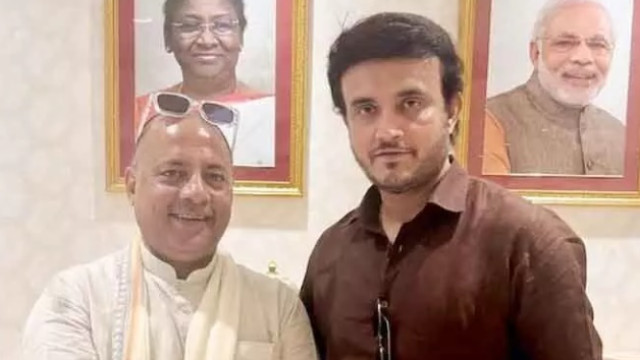 బీజేపీ నేతతో గంగూలీ భేటీ.. దాదా పొలిటికల్ ఎంట్రీ?