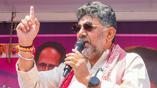 తమిళనాడు రాజకీయాలపై డీకే శివకుమార్ హాట్ కామెంట్స్