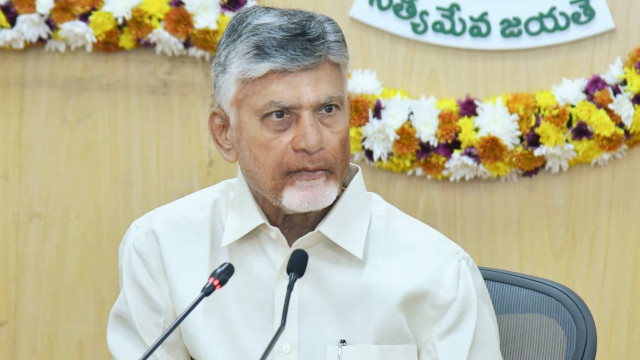 ‘నేను కాదు మనం’ అనే స్ఫూర్తితో పనిచేయాలి: సీఎం చంద్రబాబు