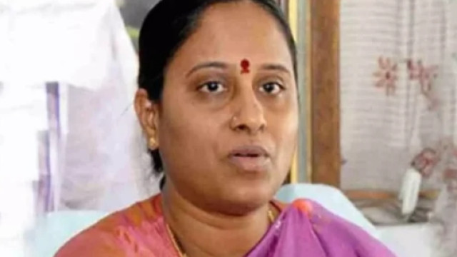 ప్రతిభ ఆధారంగానే ఉద్యోగాలు వస్తాయి.. అడ్డదారులు తొక్కొద్దు: యువతకు కొండా సురేఖ సూచన