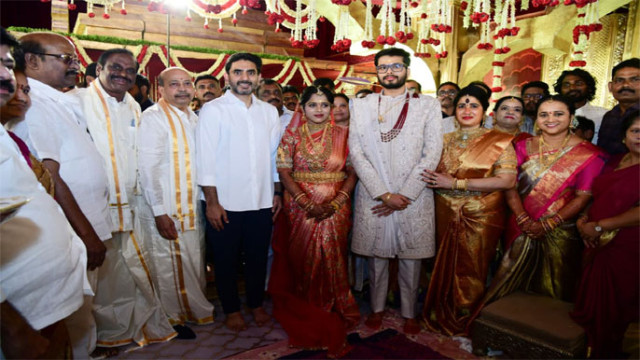 బోయపాలెం సర్పంచ్ కుమార్తె వివాహానికి హాజరైన మంత్రి లోకేశ్‌