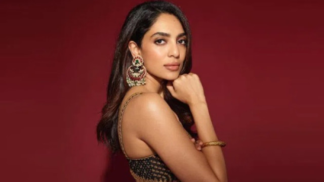 మనం చేసే పని మన మనసు చెప్పిన దారిలోనే ఉండాలి: శోభిత ధూళిపాళ
