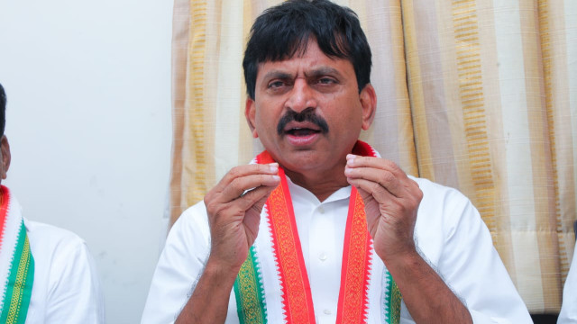 భూముల ధరల సవరణ, రిజిస్ట్రేషన్ కార్యాలయాల పనివేళలపై మంత్రి పొంగులేటి ఆదేశం