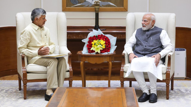 చంద్రబాబు నివాసానికి వెళ్లి మర్యాదపూర్వకంగా భేటీ అయిన ప్రధాని మోదీ