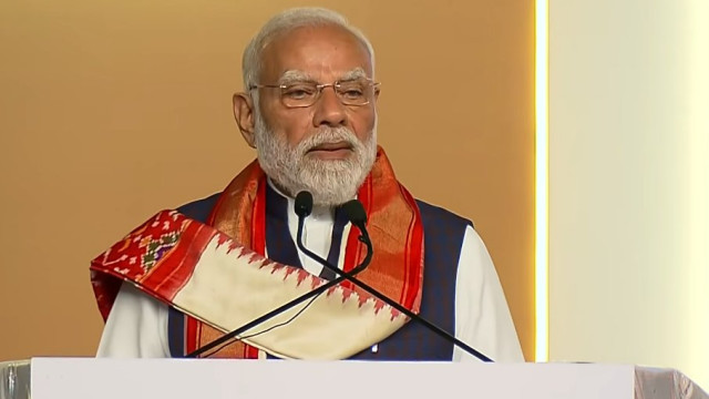 హైదరాబాదులో పవన్ కల్యాణ్ నివాసానికి వెళ్లి పరామర్శించిన ప్రధాని మోదీ