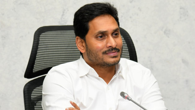 రేపు అనంతపురం జిల్లాకు వెళ్లనున్న జగన్