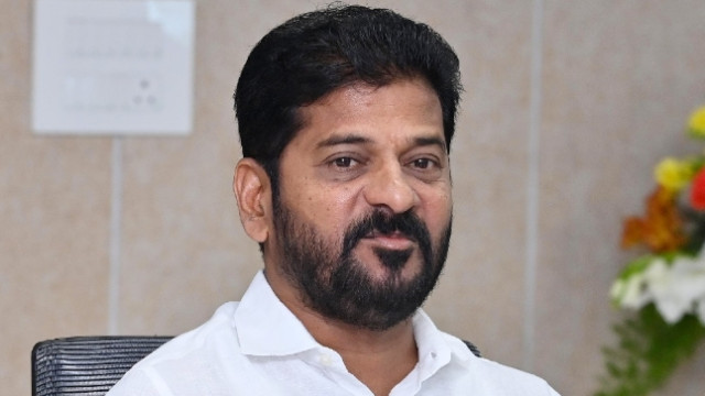 కేటీఆర్ పై నమోదైన కేసు గురించి రేవంత్ రెడ్డి ఏమన్నారంటే..!