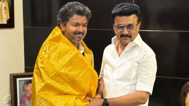 చెన్నైలో స్టాలిన్ నివాసానికి వెళ్లిన సీఎం విజయ్