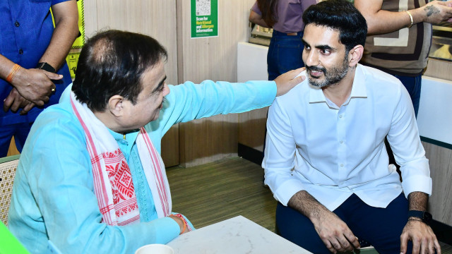 ఇవాళ 'హైవే మ్యాన్ ఆఫ్ ఇండియా'ను కలవడం సంతోషంగా ఉంది: నారా లోకేష్