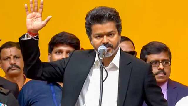 ఈ నెలాఖరులో ఢిల్లీకి సీఎం విజయ్.. ప్రధానితో తొలి భేటీ
