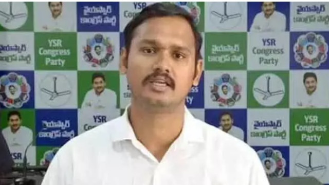 పవన్ కల్యాణ్ పై ఆరోపణలు.. వైసీపీ నేత నాగార్జున యాదవ్ పై కేసు నమోదు