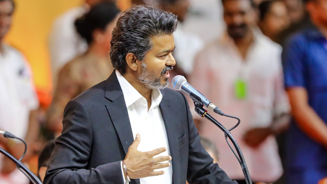 స్పీకర్‌ను కుర్చీ వరకు ఎందుకు తీసుకెళతారు? సీఎం విజయ్ చెప్పిన ఆసక్తికర చరిత్ర