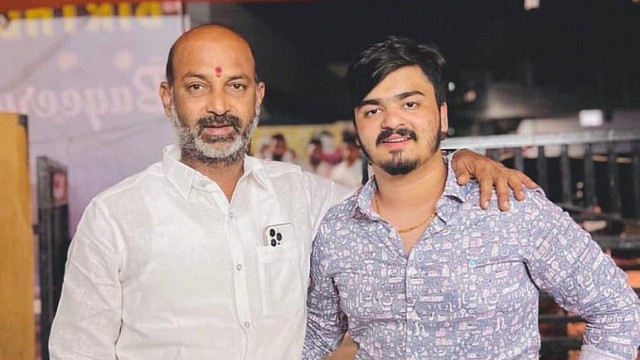 విచారణకు హాజరుకాలేకపోతున్నాను: పోలీసులకు బండి భగీరథ్ లేఖ