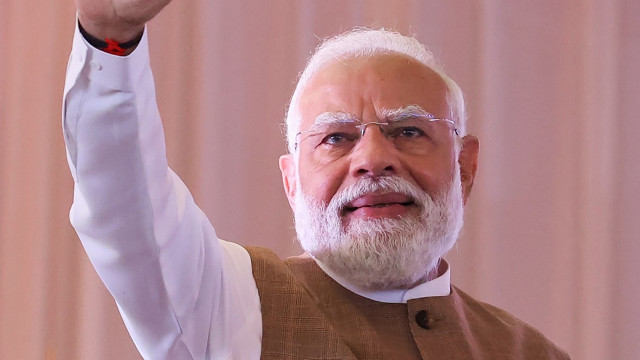ఆయన్ను చూసి నేర్చుకోండి... ప్రధాని మోదీని ఆకాశానికెత్తేసిన నార్వే దినపత్రిక