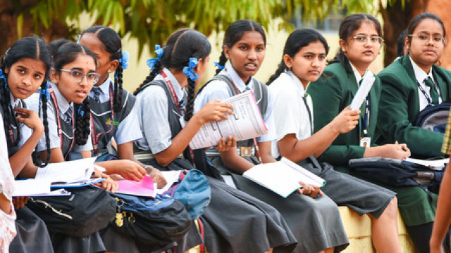 సీబీఎస్ఈ 12వ తరగతి ఫలితాలు విడుదల... పాస్ పర్సెంటేజీ పడిపోయింది!