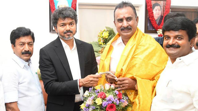 తమిళనాట హైడ్రామా: 25 మంది రెబల్స్ భవిష్యత్తు అగమ్యగోచరం.. వారి ముందున్న 5 మార్గాలు ఇవే!
