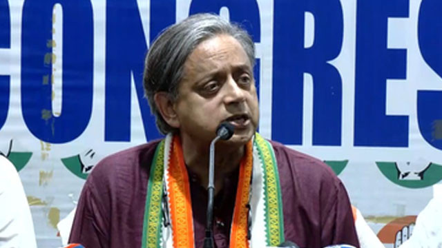 సతీశన్ ప్రమాణ స్వీకారానికి శశి థరూర్ డుమ్మా!