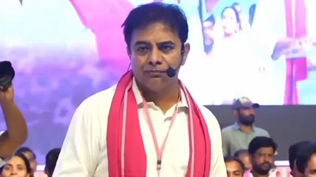 బండి సంజయ్‌ కేంద్ర మంత్రి పదవిలో కొనసాగడం దేశానికే అవమానం: కేటీఆర్‌