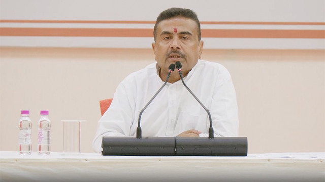 25 ఏళ్ల తర్వాత సీఎం నివాసానికి సీఎం... బెంగాల్‌లో ఆసక్తికర పరిణామం