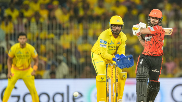 ప్లేఆఫ్స్‌కు దూసుకెళ్లిన సన్‌రైజర్స్... చెపాక్ లో సీఎస్కే జట్టుకు చెక్