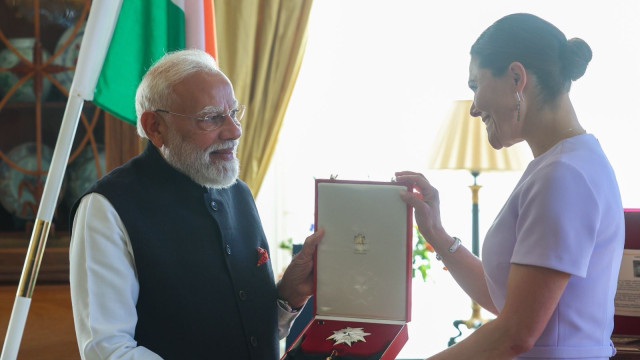 ప్రధాని మోదీకి స్వీడన్ అత్యున్నత పురస్కారం... సీఎం చంద్రబాబు అభినందనలు