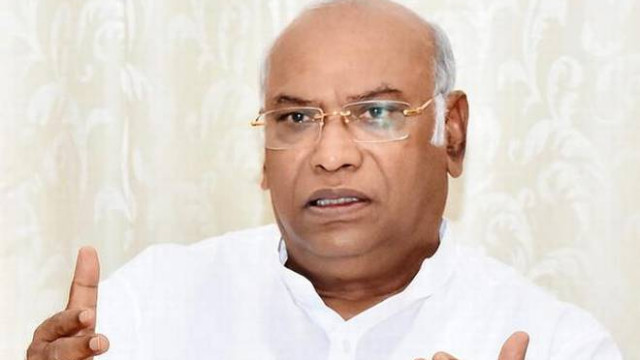 ఆ విషయాన్ని ఎన్నికలకు ముందే ప్రకటించి ఉంటే.. మోదీ ప్రభుత్వానికి ప్రజలు బుద్ది చెప్పేవారు: ఖర్గే